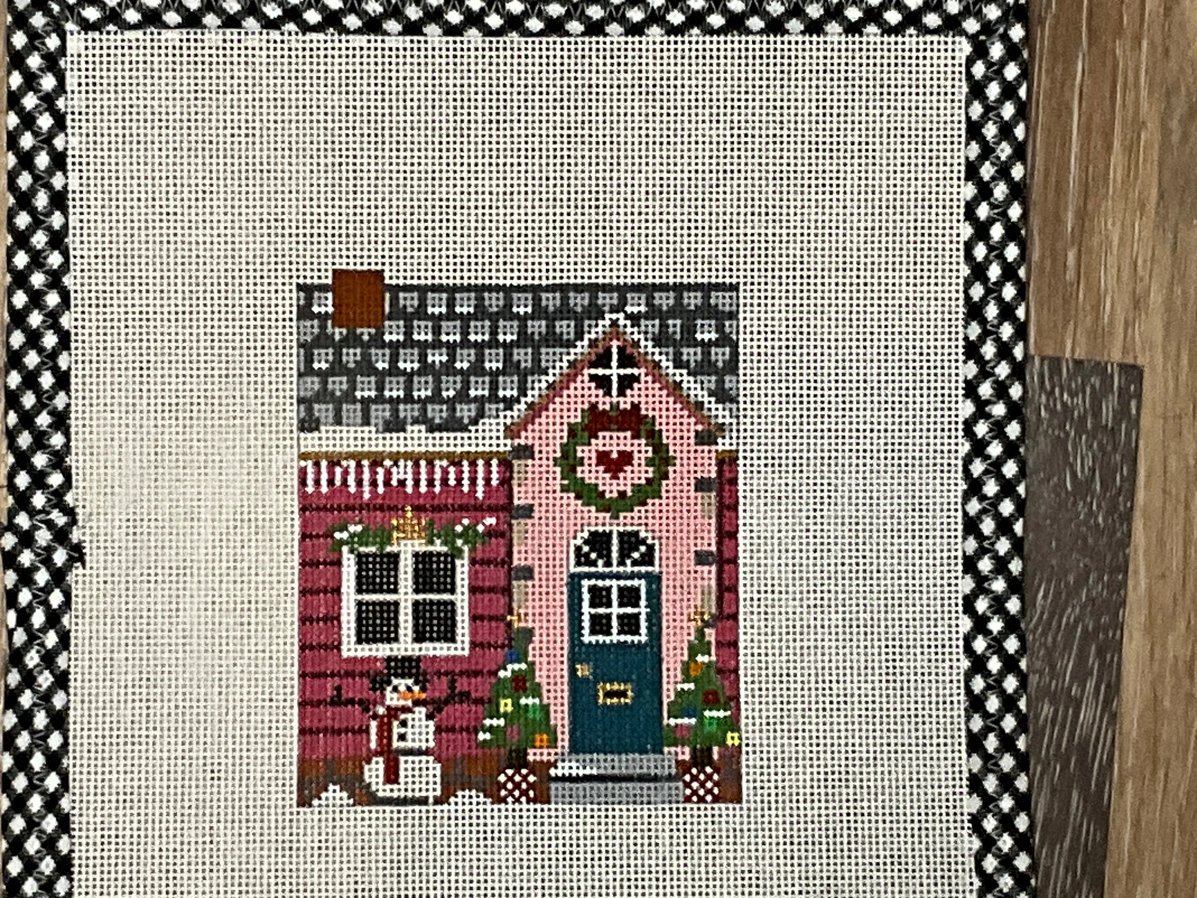 GE-TS100 Holiday House with Snowman