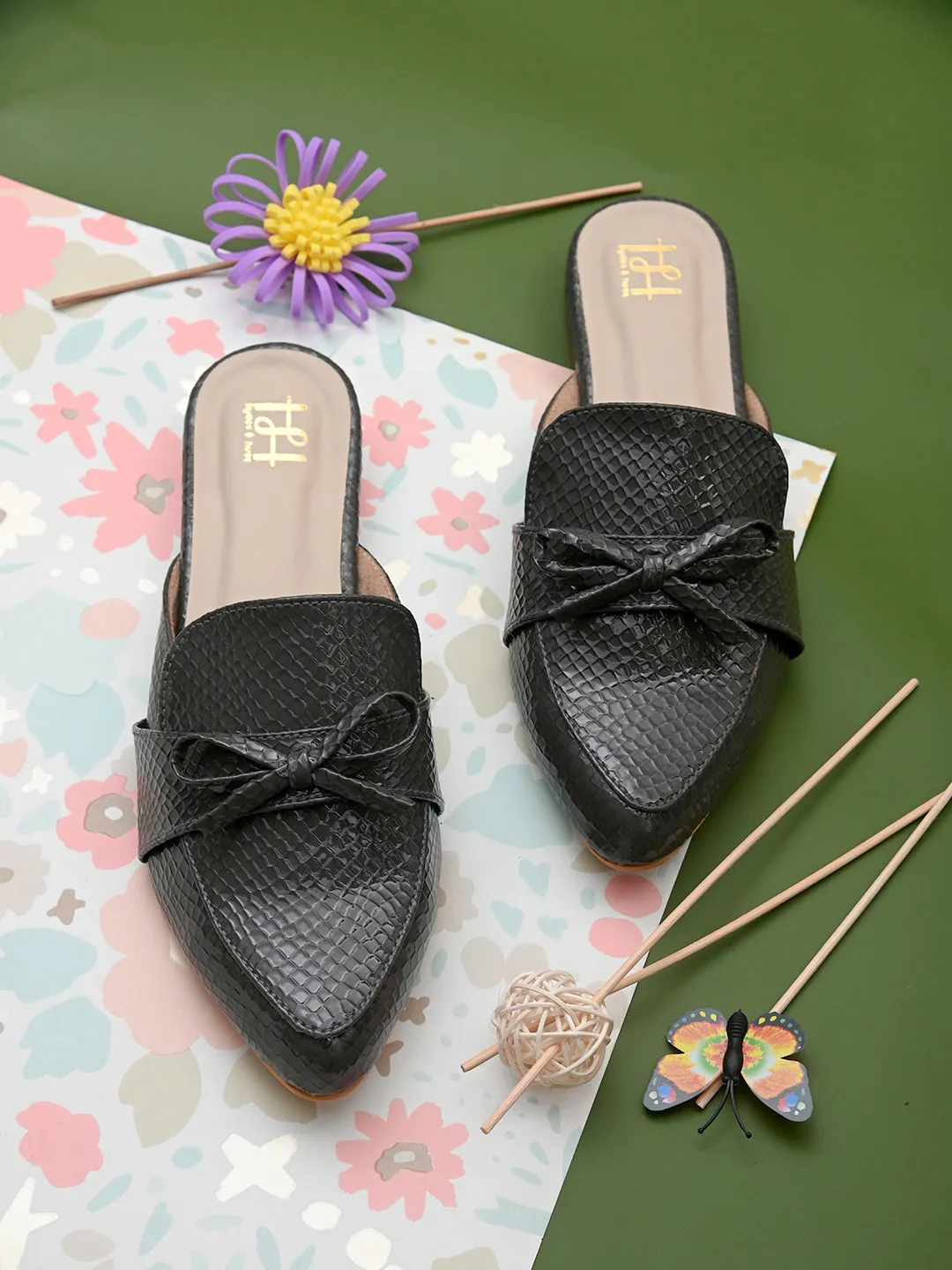 Hydes N Hues Grey Self Printed Mules