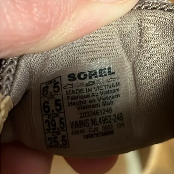 SOREL Kinetic™ Y-Strap Sandal Size 8.5