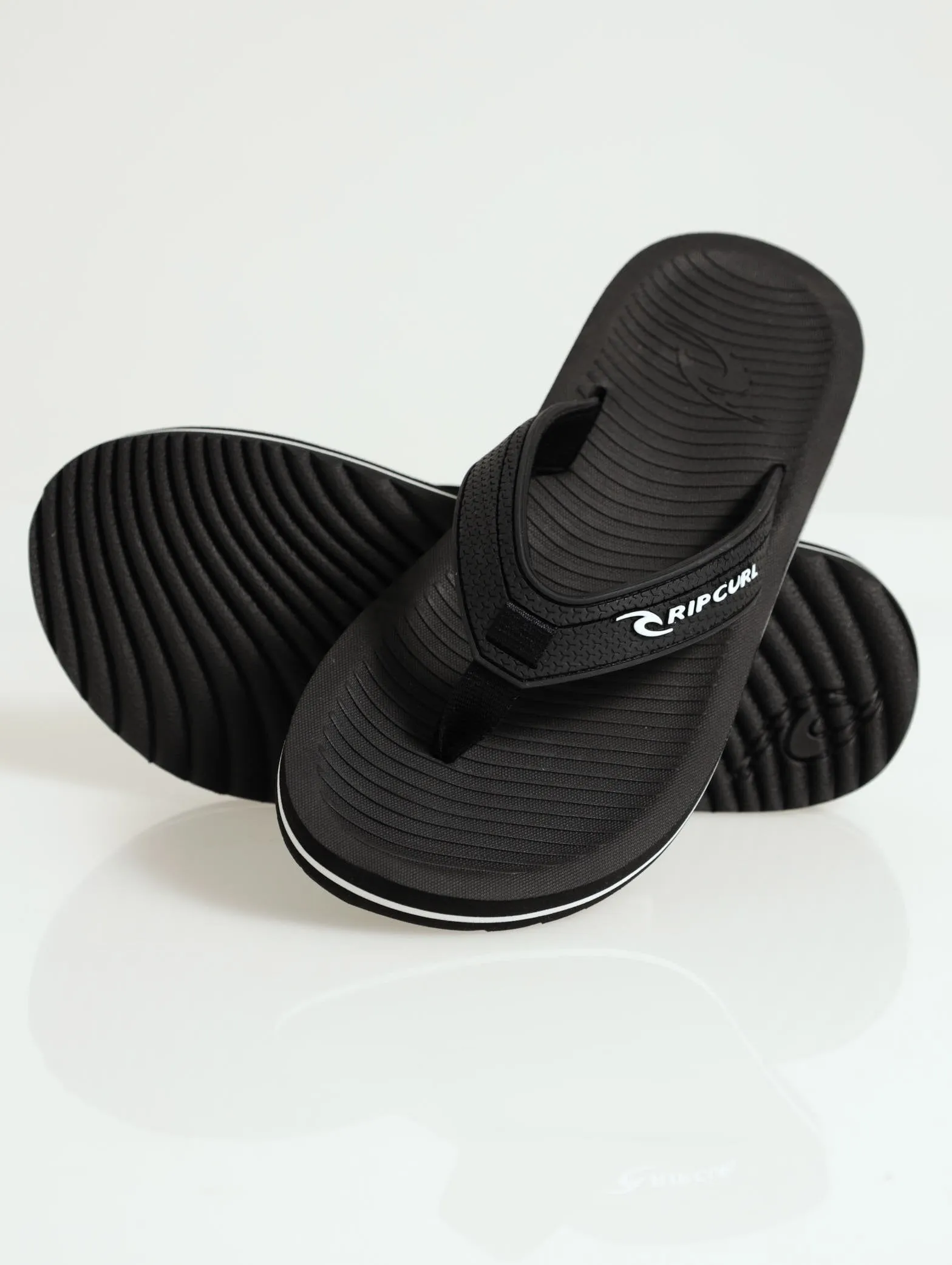 Tunnels Open Toe Thong Sandal - Black
