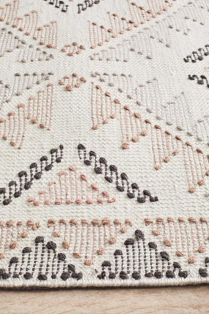 Vidya Rug white Peach